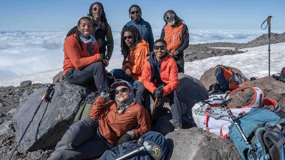 Black at 8000m